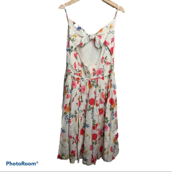 Gal Meets Glam Cassie Back Bow Linen Blend Dress 8 - Picture 4 of 14